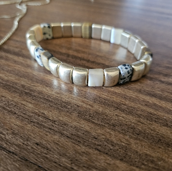 Universal Thread Semi Precious Stone Gold Toned necklace and matching br… - Picture 3 of 6